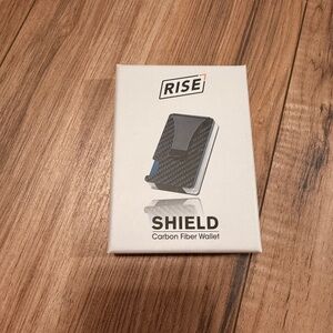 Rise Carbon Fiber Wallet